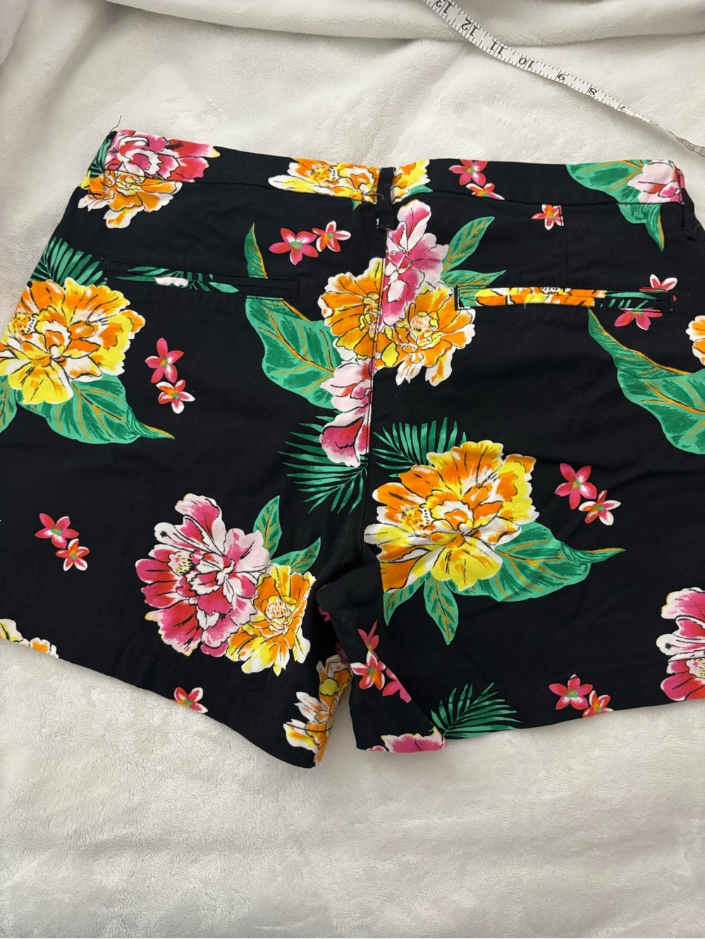 Old Navy Black Floral Cotton-Blend Shorts - Picture 5 of 5